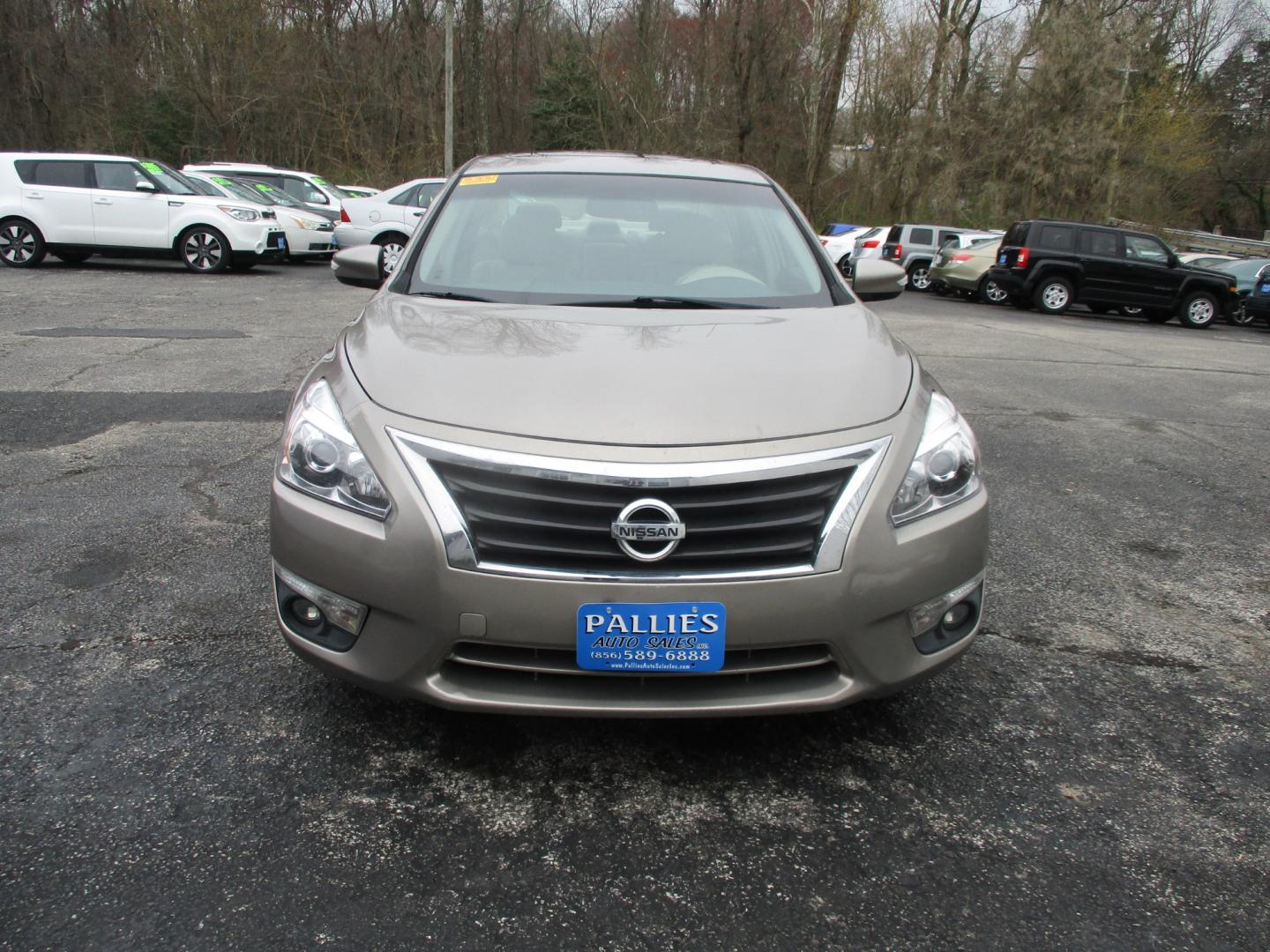 2013 GOLD Nissan Altima 2.5 S (1N4AL3AP8DN) with an 2.5L L4 DOHC 16V engine, AUTOMATIC transmission, located at 540a Delsea Drive, Sewell, NJ, 08080, (856) 589-6888, 39.752560, -75.111206 - Photo#11